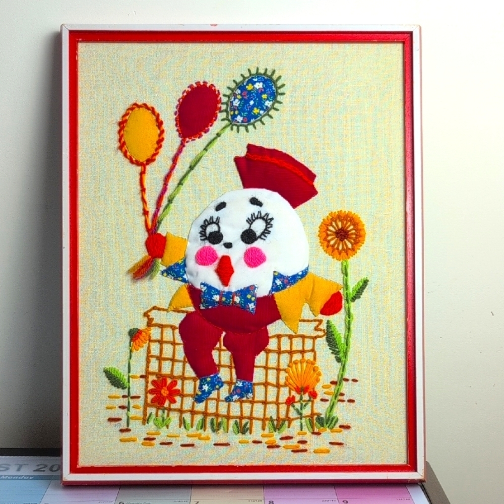 VINTAGE KITSCH WALL HANDMADE FRAME